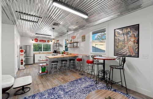 Biggar Apartamento | 2 bedroom, 1 bath pool view Private suite