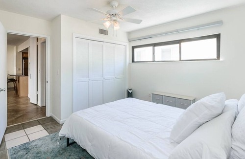 Neptune Beach Casa | Duplex de 2 dormitorios y 1 baño A pocos pasos de la playa con piscina