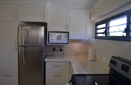 Garrison Historic Area Apartamento | 2 dormitorios 1 unidad de baño en la costa sur de Barbados, cerca de tiendas y playas.