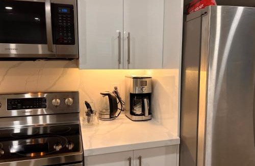 Richmond Hill Apartamento | 2 Bedroom 1 Parking Basement Unit
