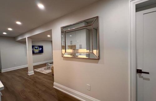 Richmond Hill Apartamento | 2 Bedroom 1 Parking Basement Unit