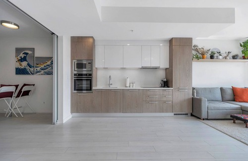 Mount Pleasant Condominio | 2 bedroom, 1 parking in the heart of Mt Pleasant