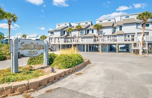 Pensacola Beach Casa | 2 Bedroom 2.5 Bath & Loft #23 San Deluna Townhome Pensacola Beach - Sleeps 10