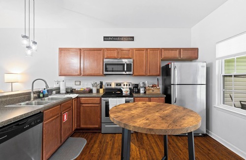 Hubert Casa | 2 Bedroom 2.5 bath minutes from Downtown Swansboro, Emerald Isle & Camp Lejeune.