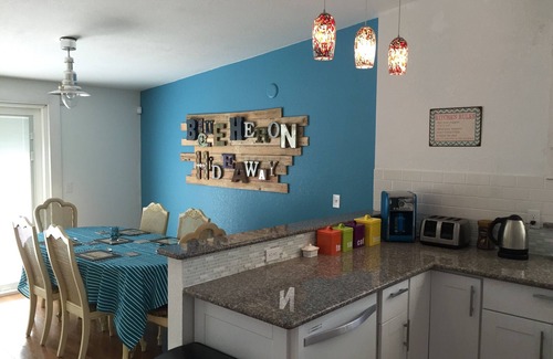 Bradenton Cabaña | 2 habitaciones 2. 5 baños Casa histórica (vista al agua, vecindario tranquilo, cerca del centro)