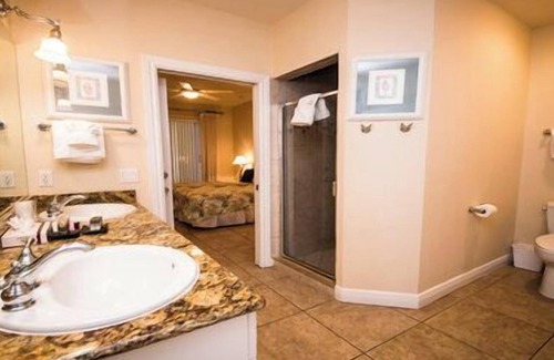 Bradenton Beach Hotel | 2 Bedroom, 2 Bathroom Deluxe Partial Bay View. NO PETS