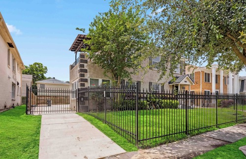 South Central Houston Apartamento | 2-bedroom 2 bath apartment in brilliant Houston with WiFi, AC
