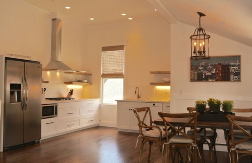 Sonoma Apartamento | Apartamento de 2 dormitorios / 2 baños con balcón en el centro de Sonoma