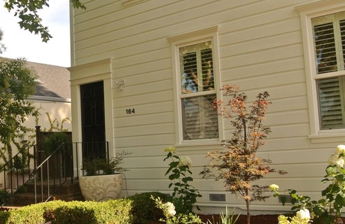 Sonoma Apartamento | Apartamento de 2 dormitorios / 2 baños con balcón en el centro de Sonoma