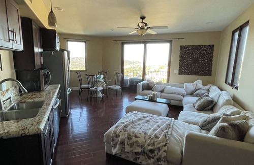 Carlsbad Apartamento | 2-bedroom 2 bath attached apt in LaCosta estates with ocean view & rooftop deck