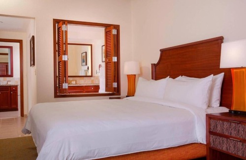 Ko Olina Complejo | 2 bedroom, 2 bath, full kitchen-sleep 8, upscale Resort in Kapolei, Oahu.