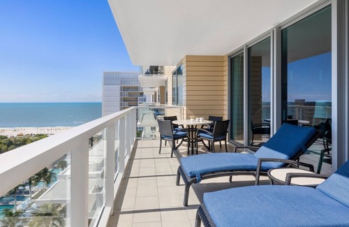 Marco Island Villa | 2 bedroom/2 bath Marriott's Crystal Shores Villa Poolside Floor 6th-15th