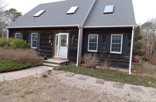 North Eastham Casa | 2 bedroom 2 bath one mile from beaches