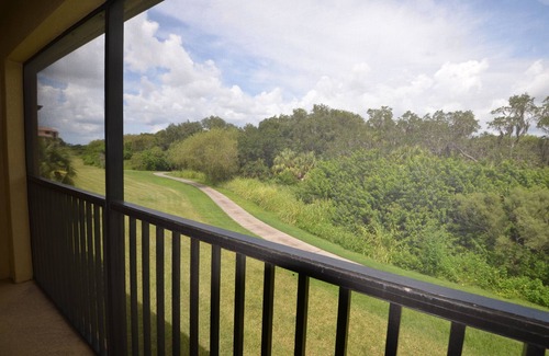 Bradenton Condominio | 2 Dormitorios 2 baños más Den Veranda Condo