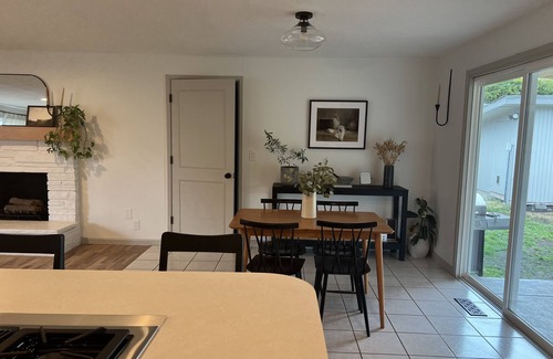 Harlow Casa | 2 Bedroom 2 Bath Residential Home