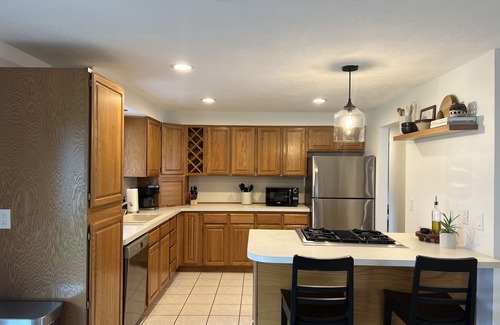Harlow Casa | 2 Bedroom 2 Bath Residential Home