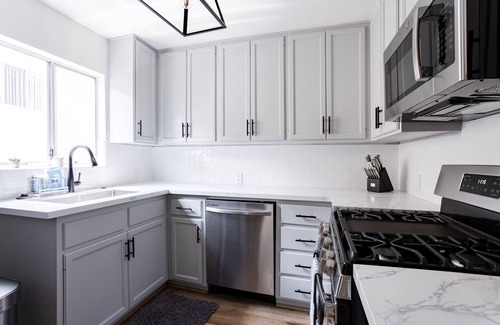 Palms Apartamento | 2 bedroom 2 bath town-home with AC, laundry, & parking!