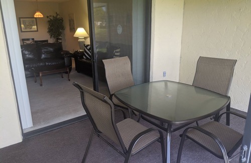 The Meadows Apartamento | 2 Bedroom 2 Bathroom Condo with Lovely Lanai overlooking the 16th hole with two lakes
