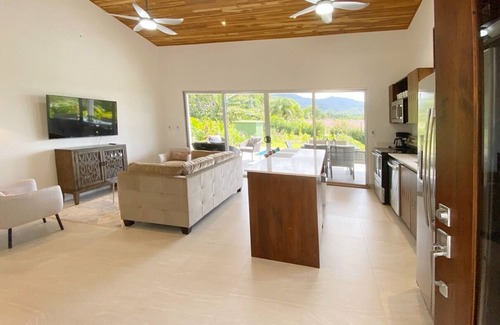 Ciudad Cortés Casa | 2 Bedroom 2 Bathroom Close to amenities with 2 wheel drive access