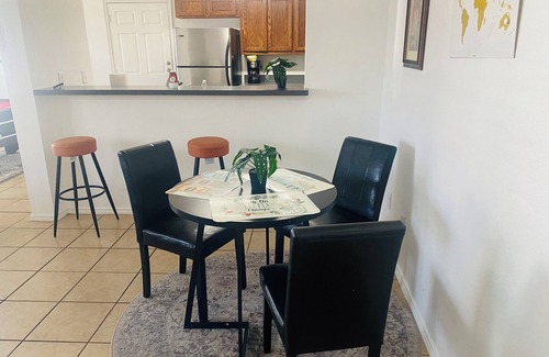 Euless Casa | 2 bedroom/2bathroom duplex 12 mins toDFW Airport and free WiFi