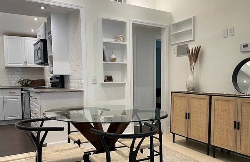 Vamo Apartamento | 2 Bedroom 631759 by Houzlet