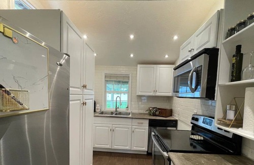 Vamo Apartamento | 2 Bedroom 631759 by Houzlet