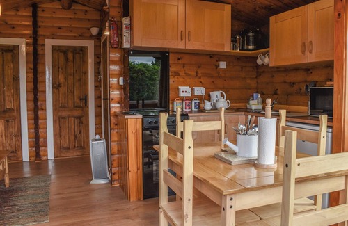 Bronaber Cabaña | A traditional homely log cabin, situated right in the heart of the Snowdonia National Park.