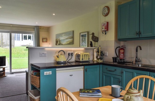 Saint Columb Major Cabaña | A characterful and inviting cottage within the popular Atlantic Reach holiday park.