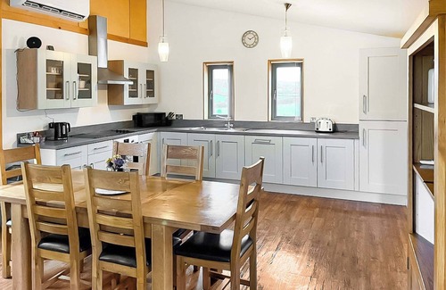 Llanddewi Ystradenny Chalet De Esquí | Alojamiento de 2 habitaciones en Castle Pren, Llandrindod Wells