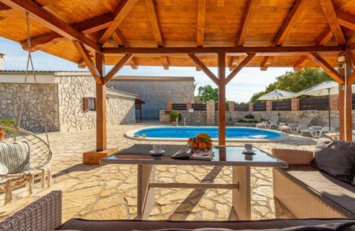 Gornji Zemunik Casa | 2 bedroom accommodation in Zemunik Gornji