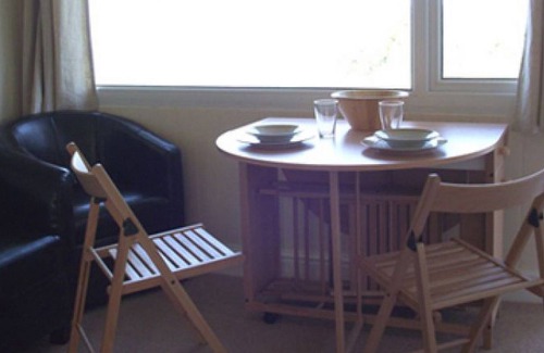 Aberaeron Chalet De Esquí | 2 bedroom accommodation in Gilfach-Yr-Halen