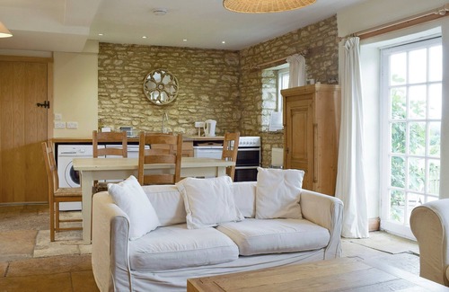 Chipping Norton Cabaña | Alojamiento de 2 habitaciones en Dean, near Chadlington