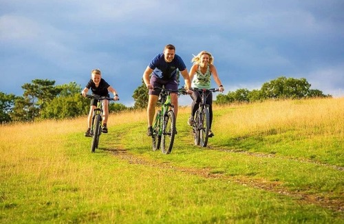 Overton-on-dee Cabina | 2 bedroom accommodation in Eyton, Wrexham