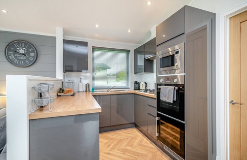 Shepton Mallet Chalet De Esquí | Alojamiento de 2 habitaciones en Midsomer House, East Compton