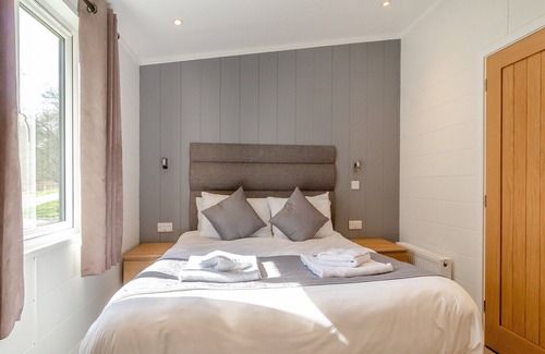 Woolverstone Cabina | 2 bedroom accommodation in Woolverstone, Ipswich