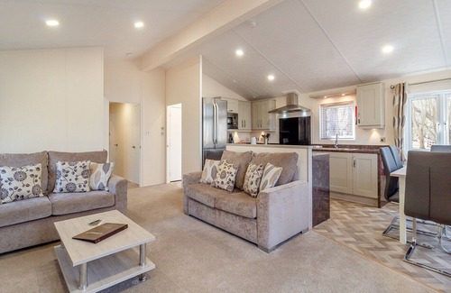 Woolverstone Cabina | 2 bedroom accommodation in Woolverstone, Ipswich