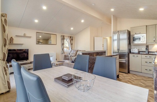Woolverstone Cabina | 2 bedroom accommodation in Woolverstone, Ipswich