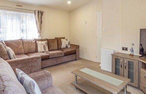 Woolverstone Cabina | 2 bedroom accommodation in Woolverstone, Ipswich