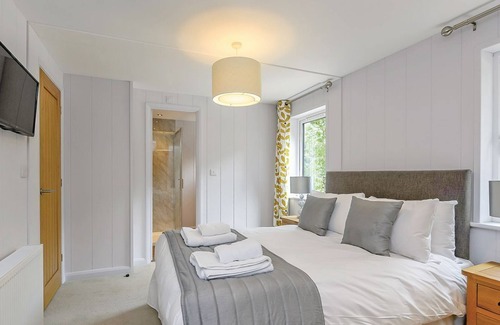 Woolverstone Cabina | 2 bedroom accommodation in Woolverstone, Ipswich