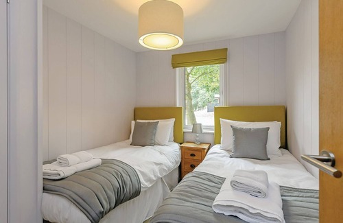 Woolverstone Cabina | 2 bedroom accommodation in Woolverstone, Ipswich