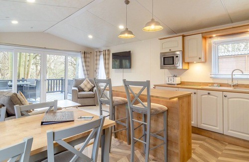 Woolverstone Cabina | 2 bedroom accommodation in Woolverstone, Ipswich
