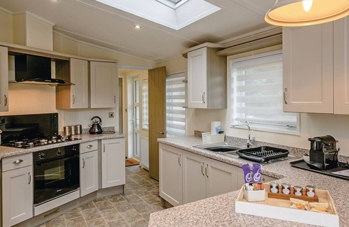 Woolverstone Cabina | 2 bedroom accommodation in Woolverstone, Ipswich
