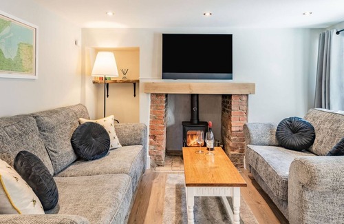 King's Lynn Cabaña | 2 bedroom accommodation in Gayton, near King’s Lynn
