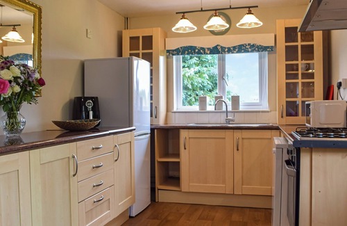 Llanybydder Cabaña | Alojamiento de 2 habitaciones en Pencarreg, near Llanybydder
