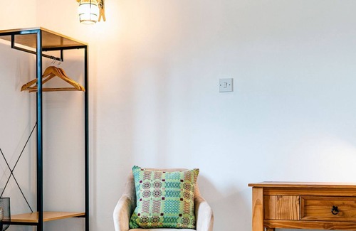 Eglwys-fach Cabaña | 2 bedroom accommodation in Furnace, near Machynlleth
