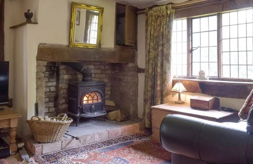 Hereford Cabaña | 2 bedroom accommodation in Mansel Lacy