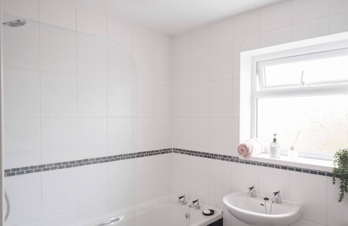 Brynrefail Cabaña | 2 bedroom accommodation in Caernarfon