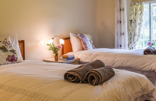 Leominster Cabaña | 2 bedroom accommodation in Stoke Prior, near Leominster