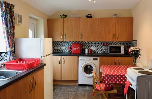 Rhyd-y-foel Cabaña | Alojamiento de 2 habitaciones en Dolwen, near Betws-yn-Rhos, Abergele