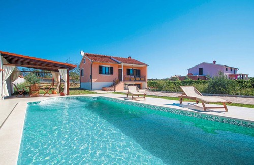 Cabrunici Casa | 2 bedroom accommodation in Cukrici